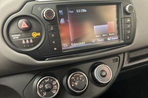 TOYOTA YARIS esikatselu 19