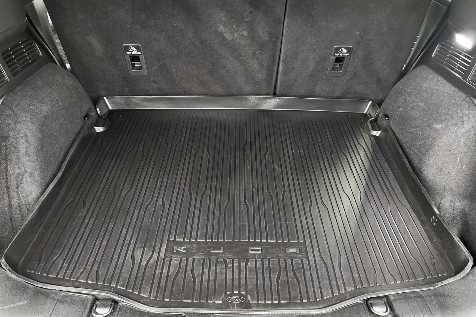 FORD KUGA iso kuva 12