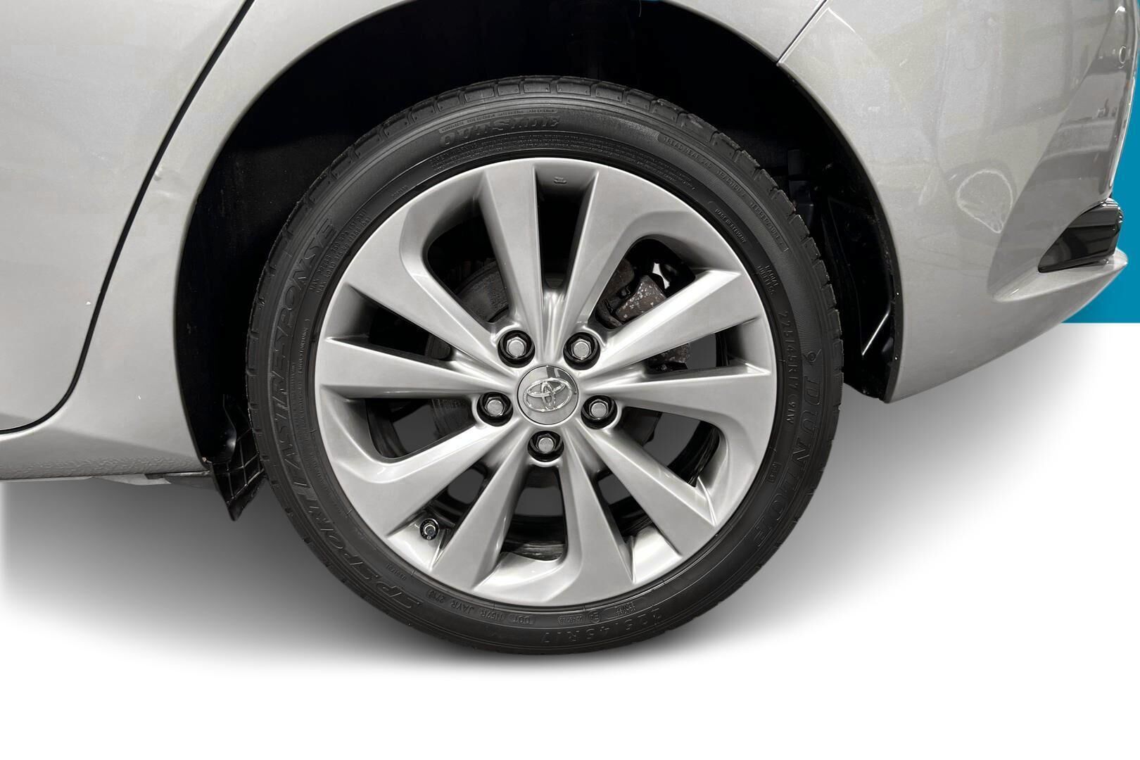 TOYOTA AURIS iso kuva 13