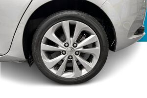 TOYOTA AURIS esikatselu 13