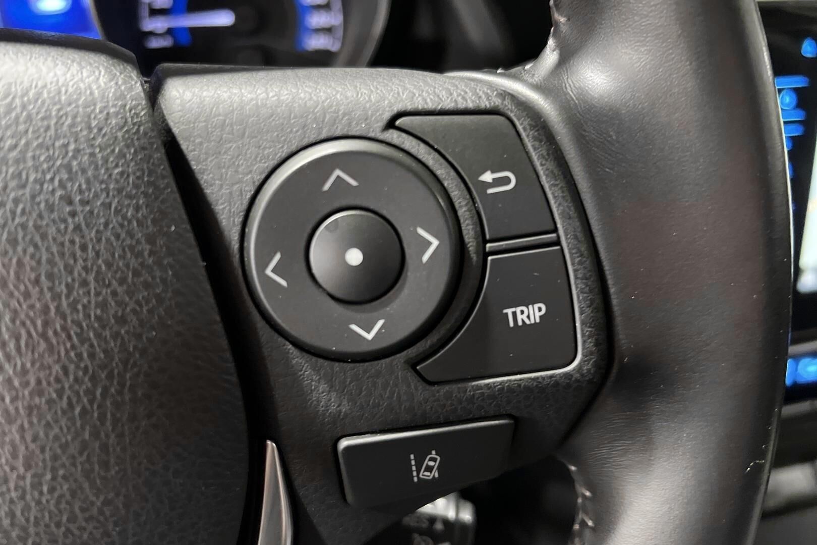 TOYOTA AURIS iso kuva 16