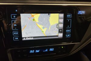 TOYOTA AURIS esikatselu 18