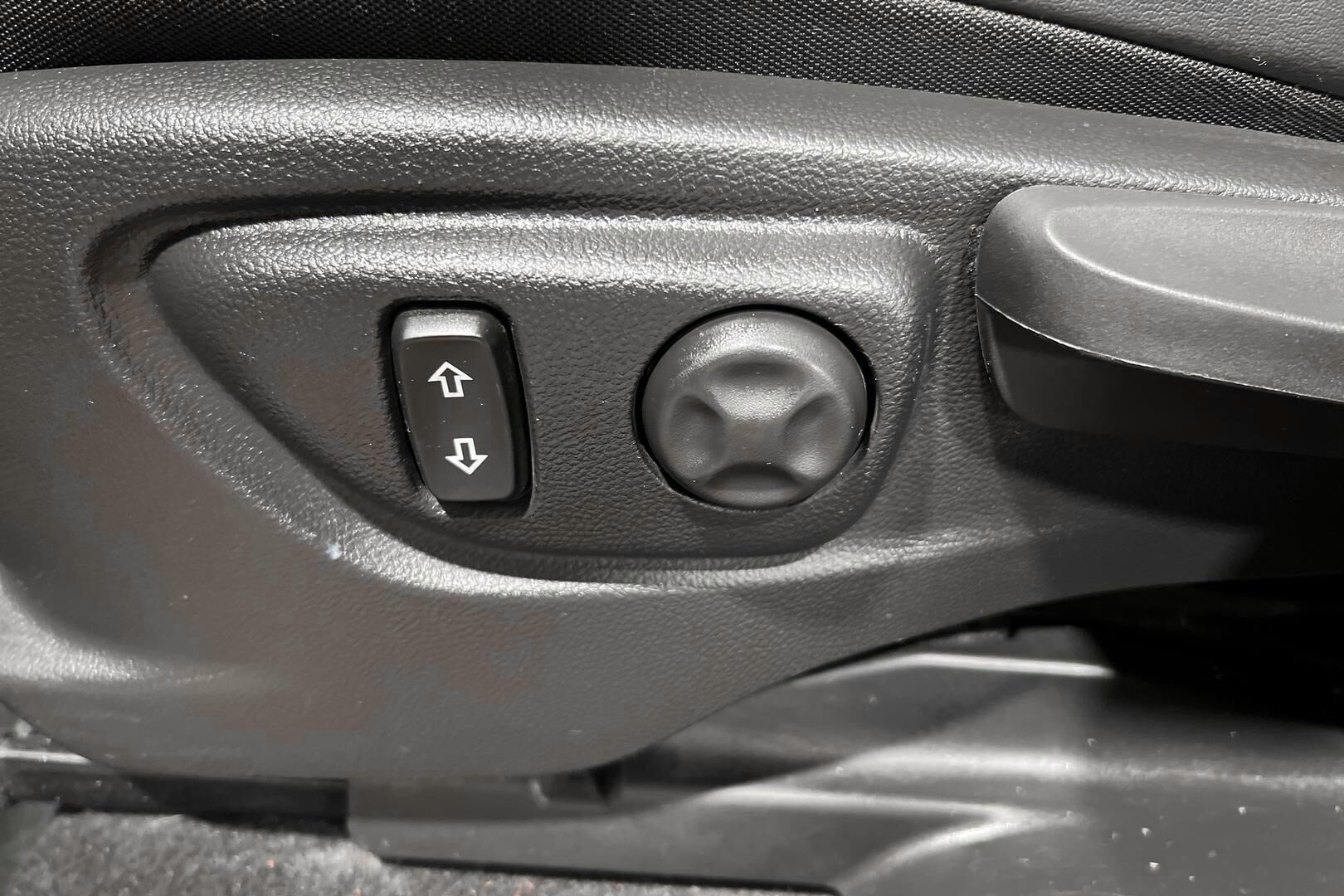 OPEL MOKKA iso kuva 12