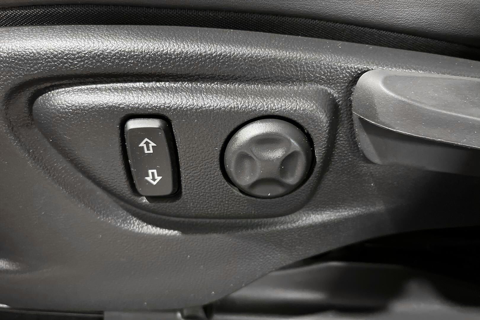 OPEL MOKKA iso kuva 14