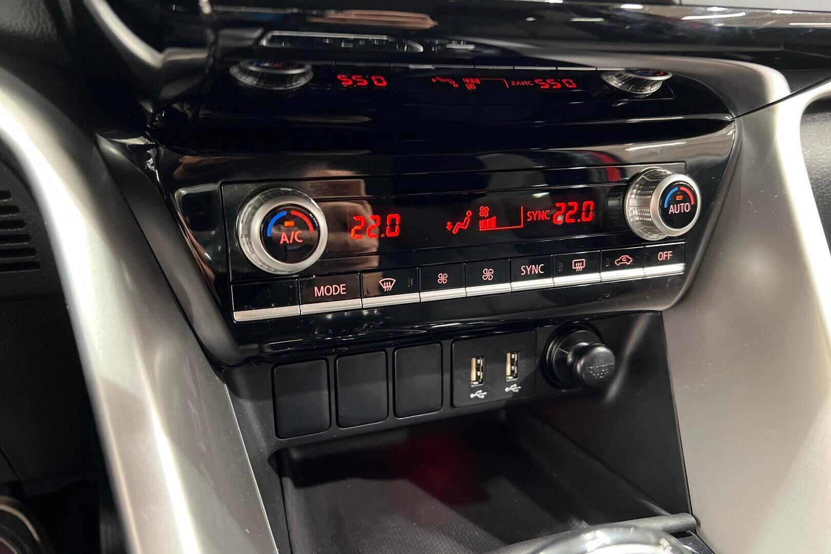 MITSUBISHI ECLIPSE CROSS iso kuva 13