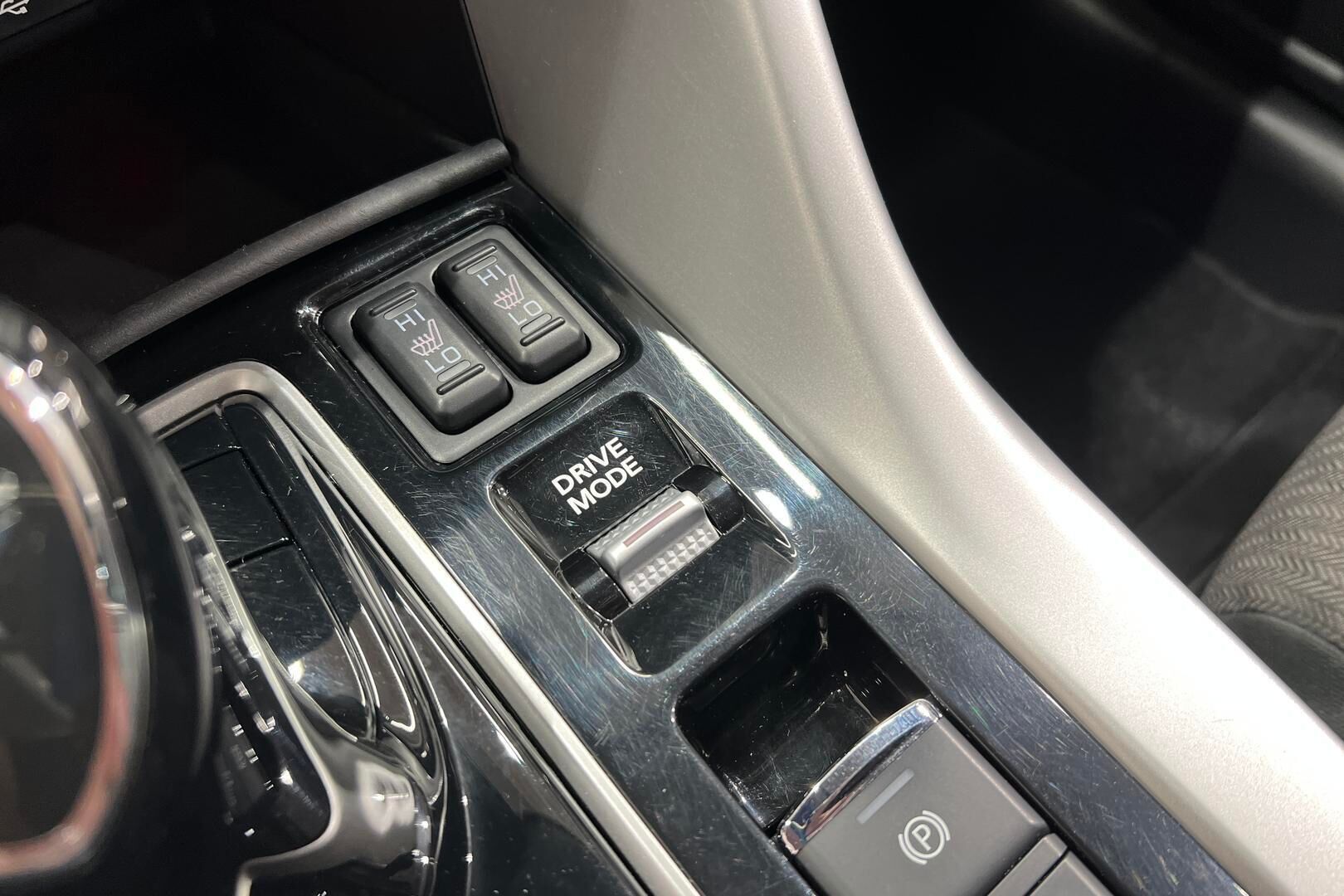 MITSUBISHI ECLIPSE CROSS iso kuva 15