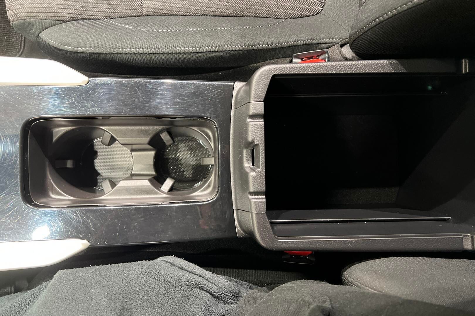 MITSUBISHI ECLIPSE CROSS iso kuva 16