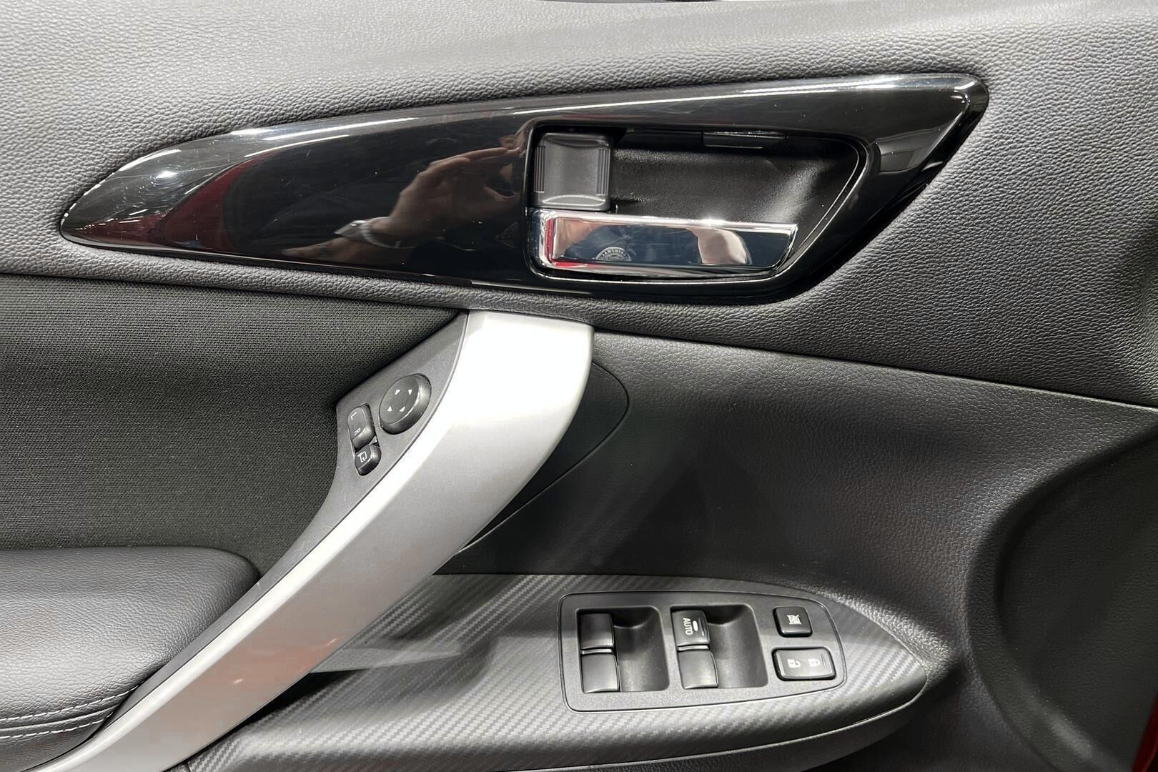 MITSUBISHI ECLIPSE CROSS iso kuva 21