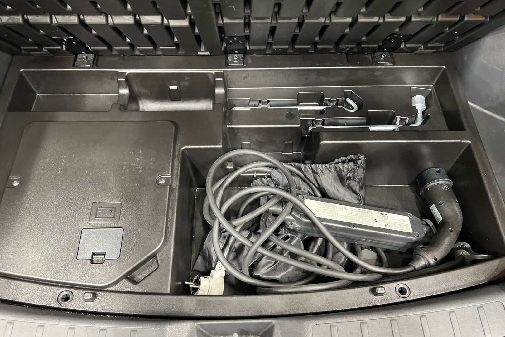 MITSUBISHI ECLIPSE CROSS iso kuva 23