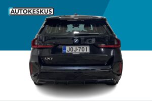 BMW IX1 esikatselu 5