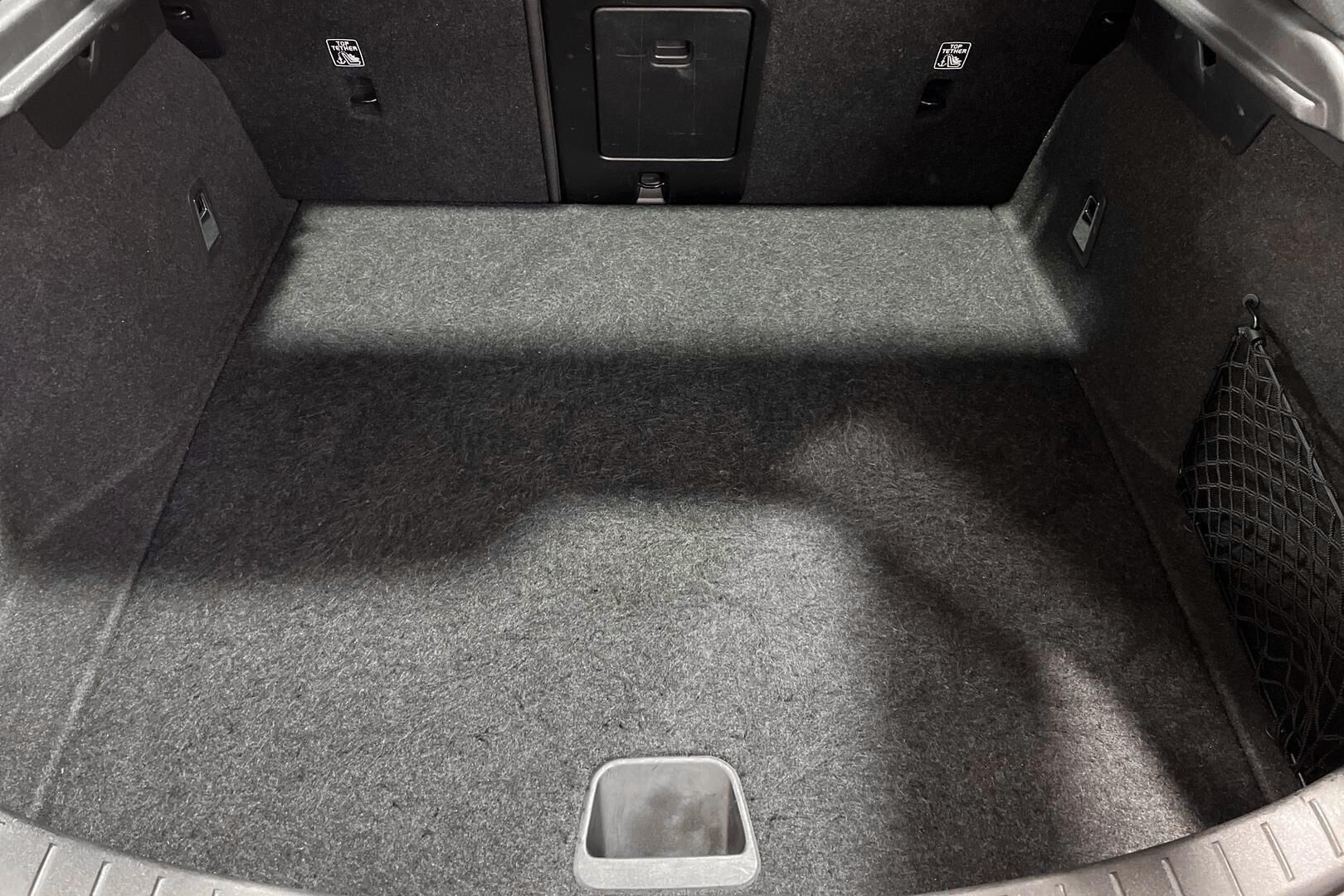 POLESTAR 2 iso kuva 10