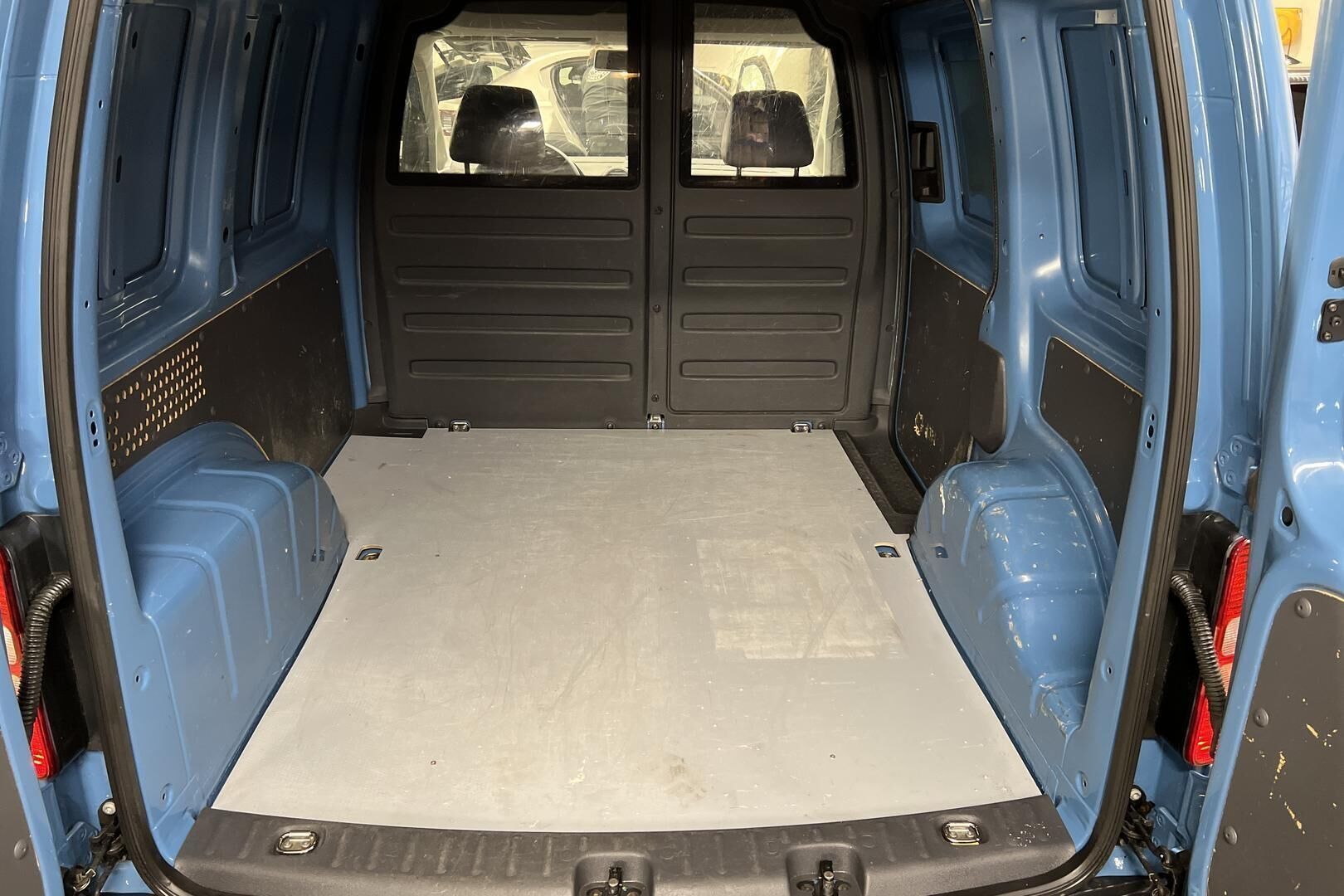 VOLKSWAGEN CADDY iso kuva 12