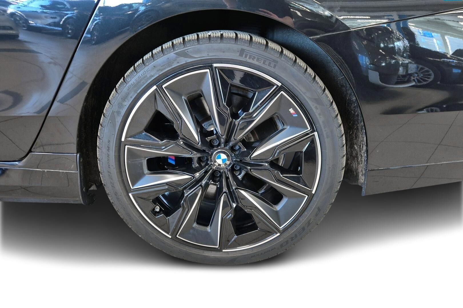 BMW I7 iso kuva 13