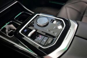 BMW I7 esikatselu 17