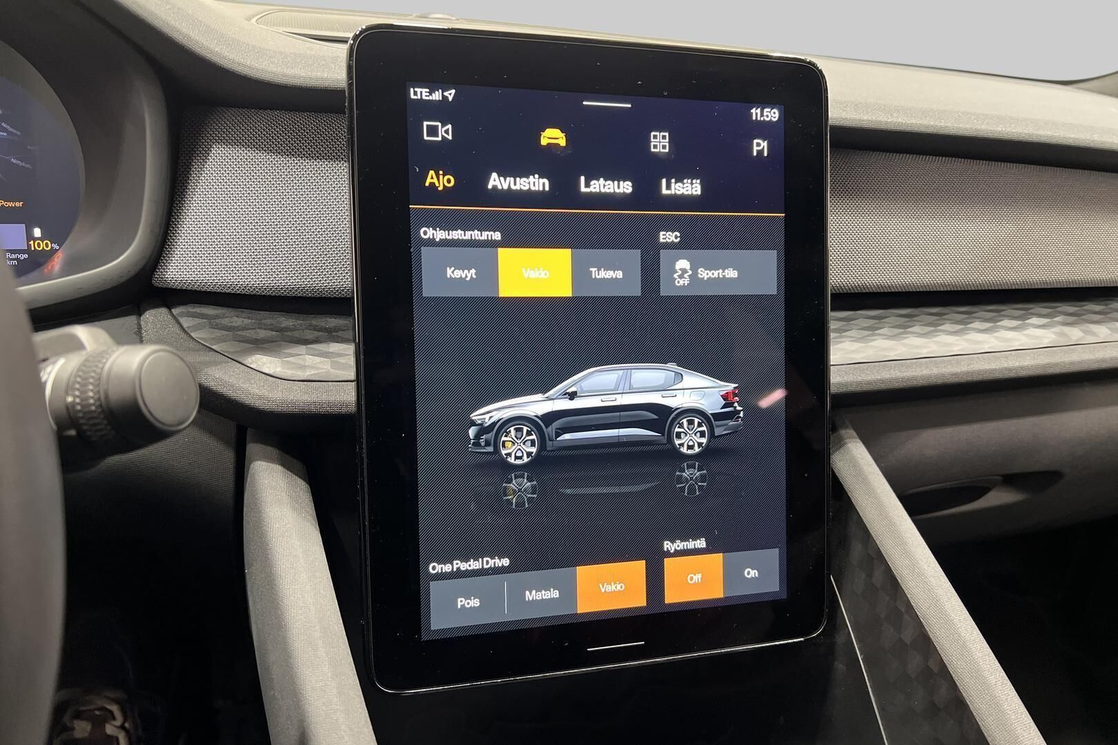 POLESTAR 2 iso kuva 15