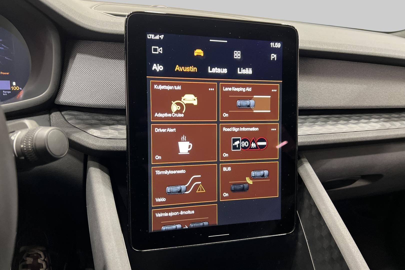 POLESTAR 2 iso kuva 16