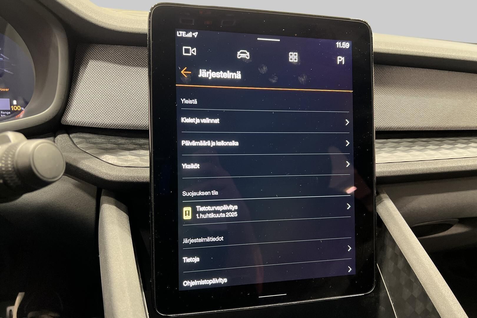 POLESTAR 2 iso kuva 19