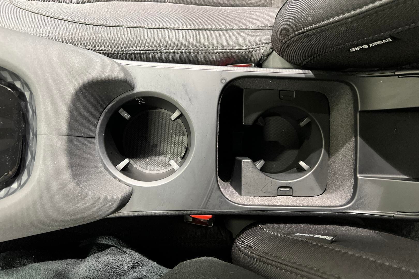 POLESTAR 2 iso kuva 25