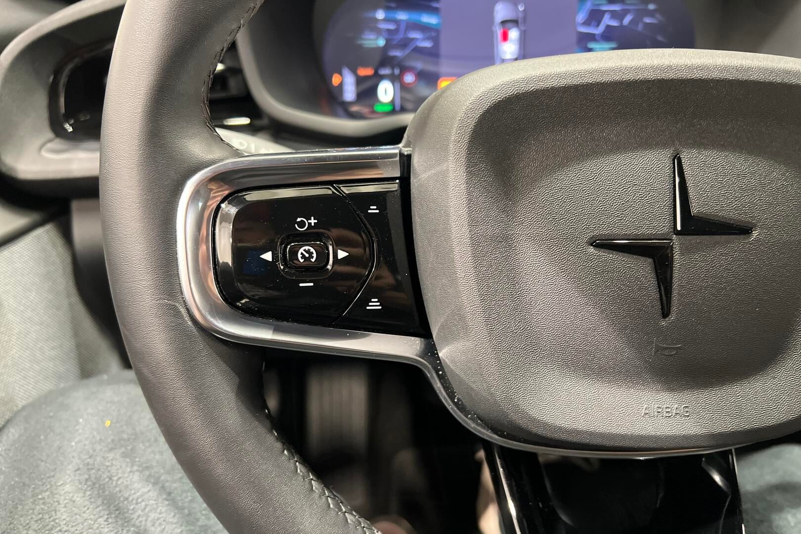 POLESTAR 2 iso kuva 27