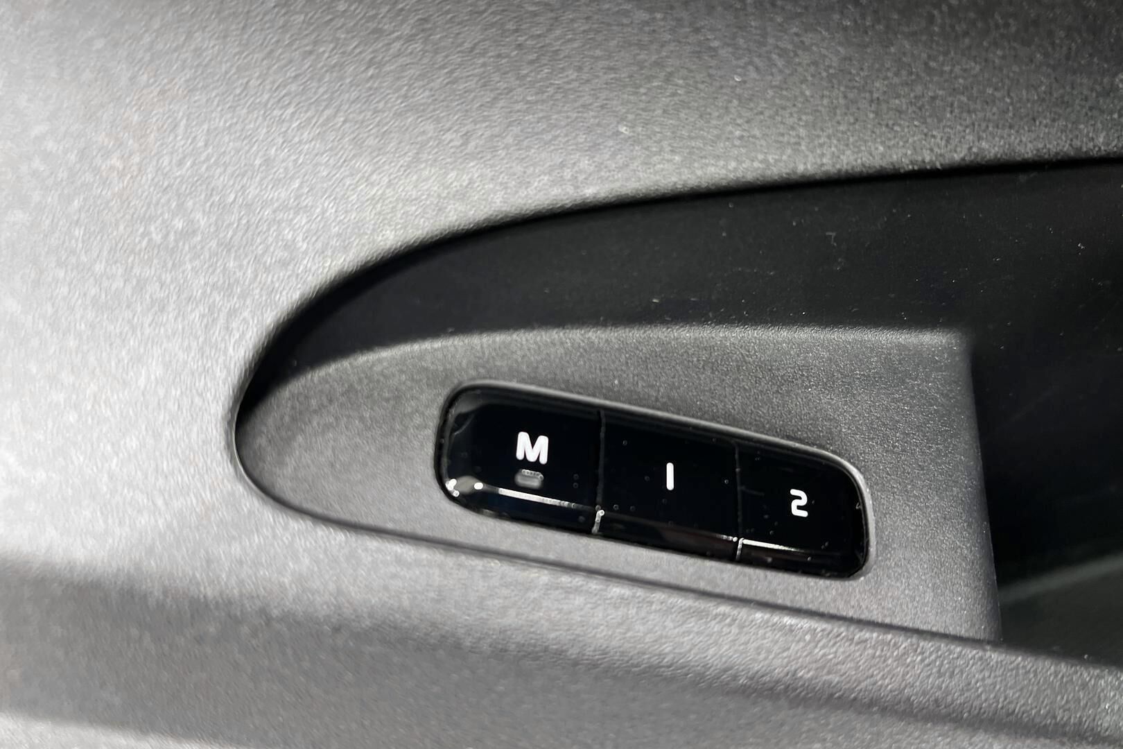 POLESTAR 2 iso kuva 29