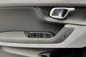 POLESTAR 2 esikatselu 30