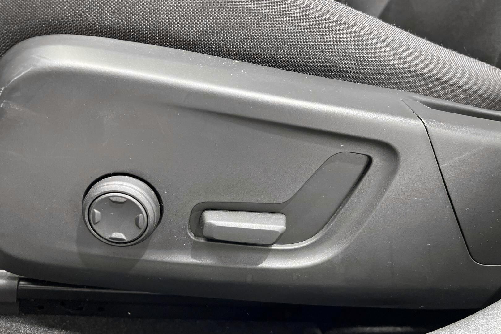 POLESTAR 2 iso kuva 31