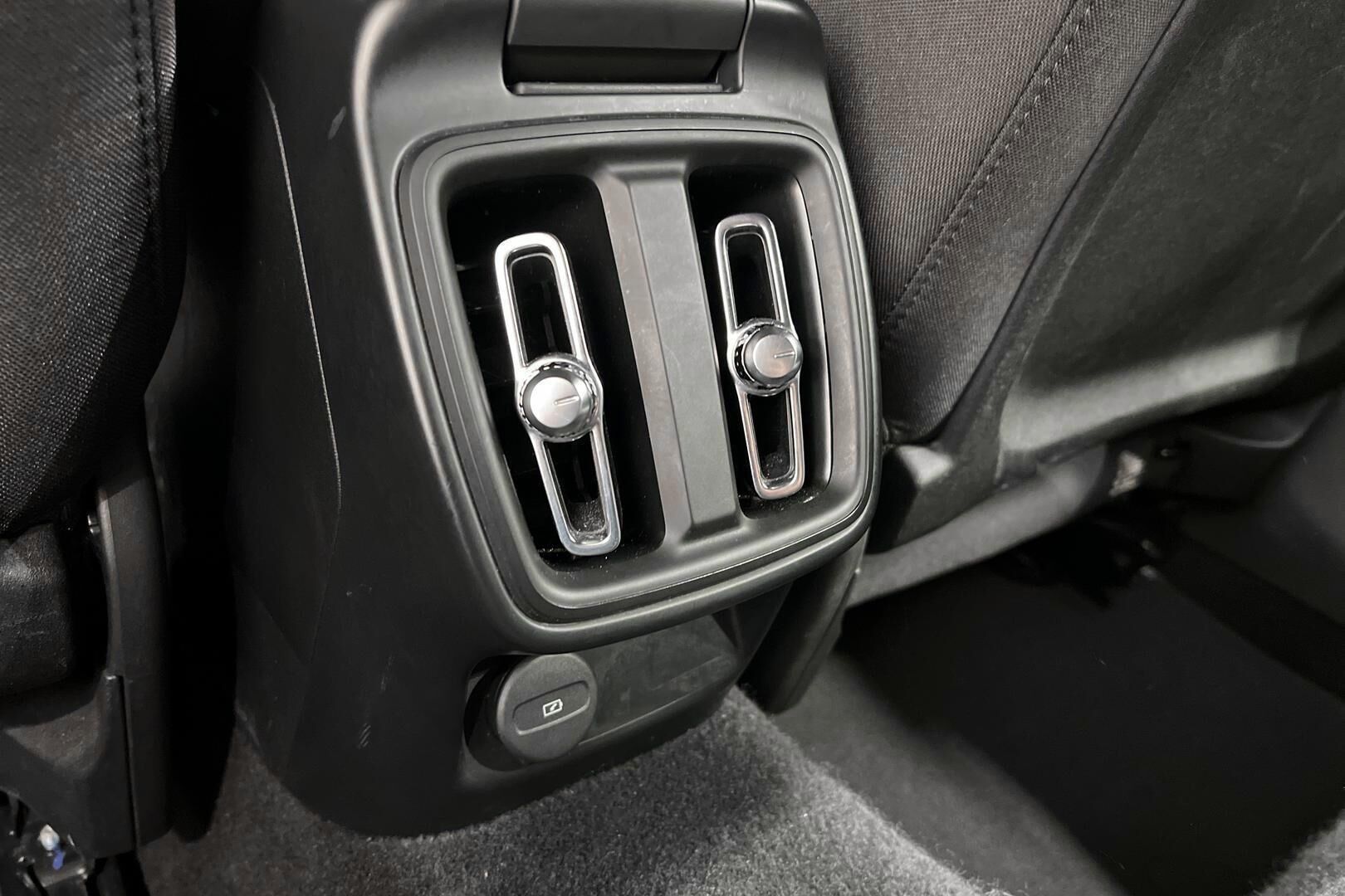 POLESTAR 2 iso kuva 33