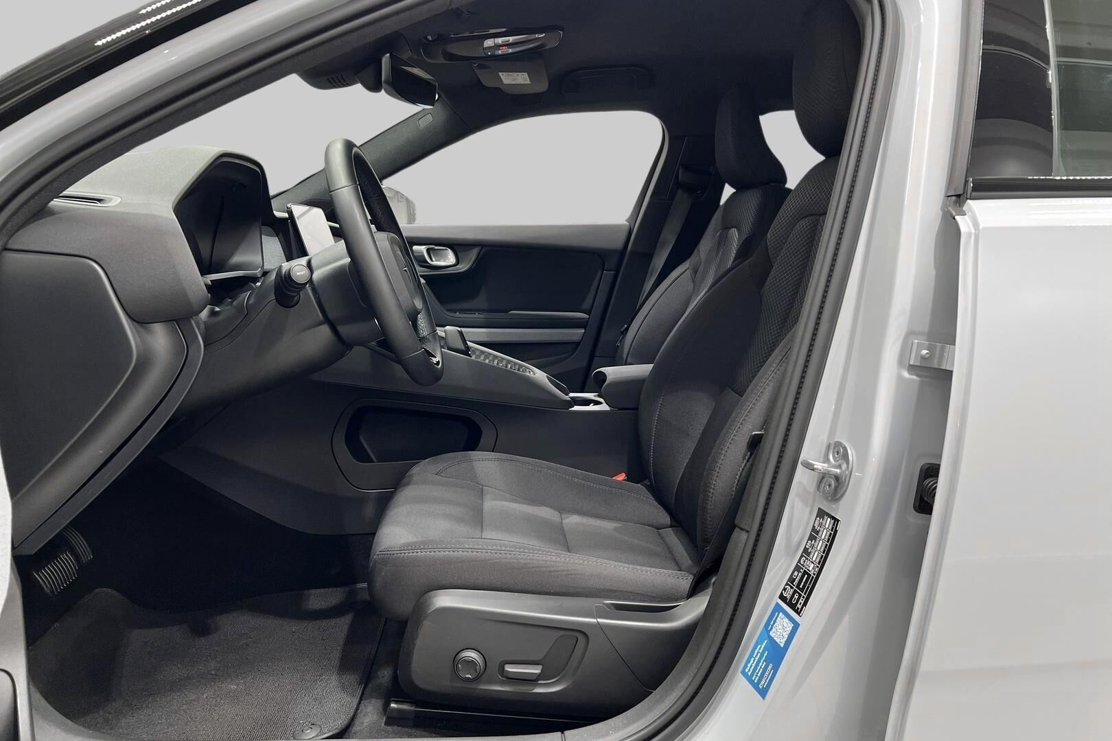 POLESTAR 2 iso kuva 9