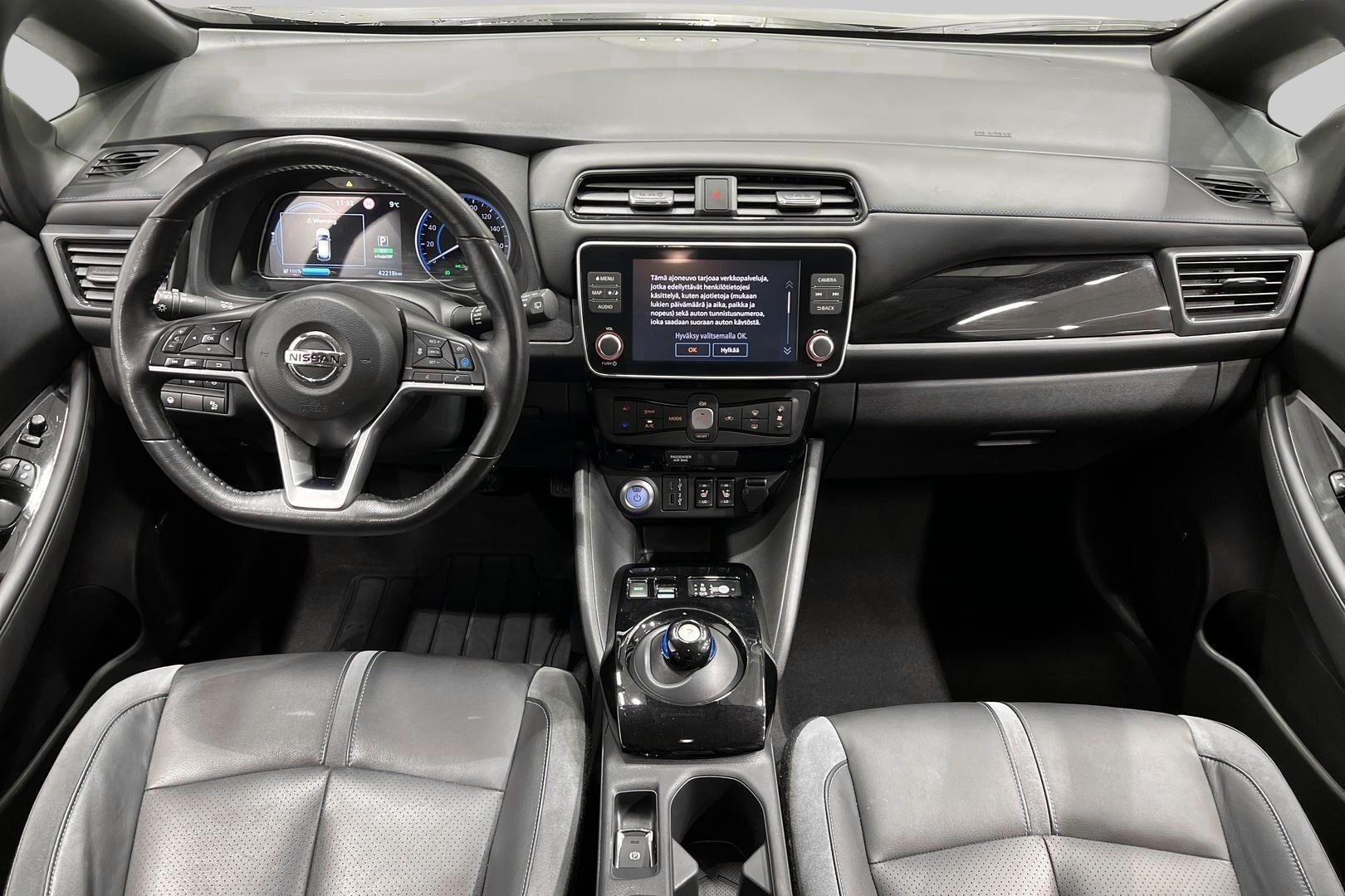 NISSAN LEAF iso kuva 11