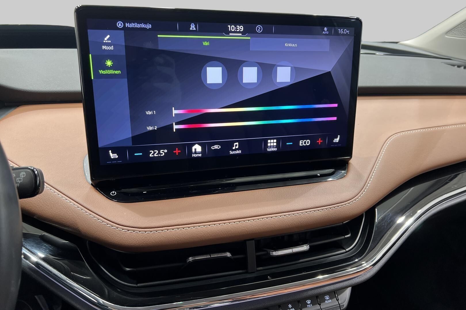 SKODA ENYAQ iso kuva 42