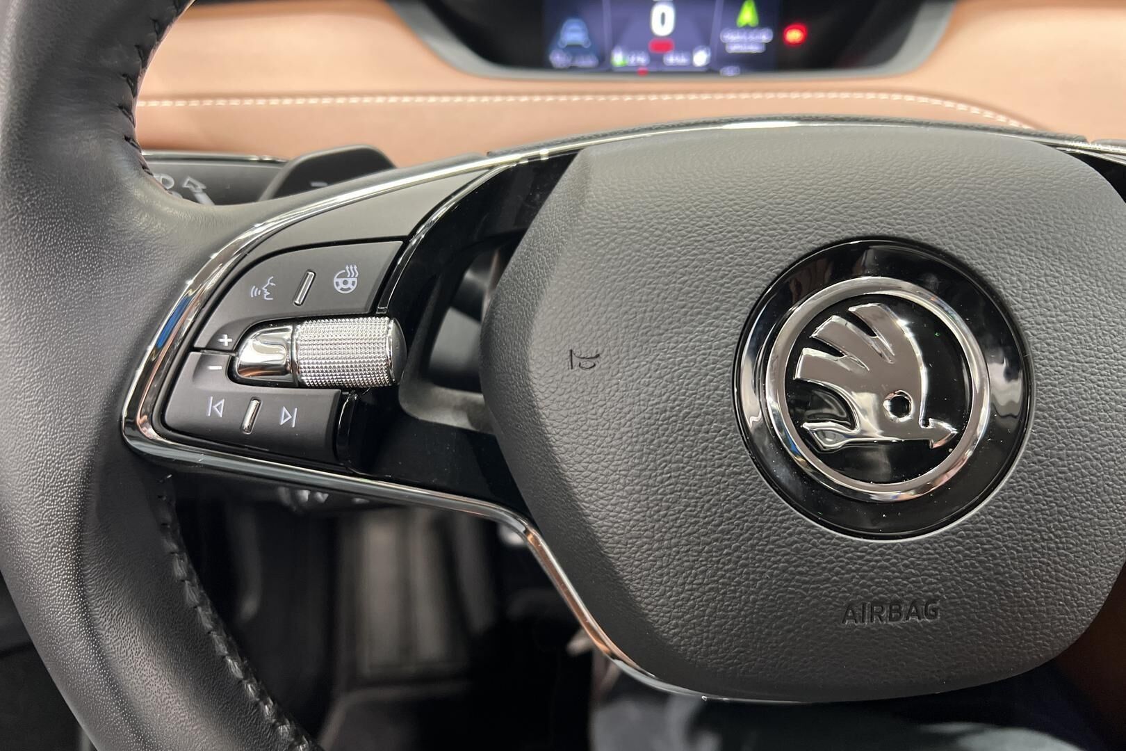 SKODA ENYAQ iso kuva 29