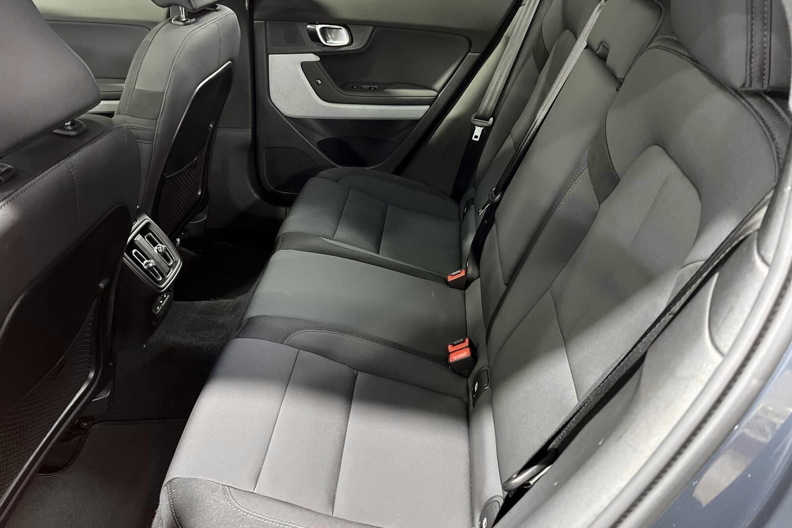 POLESTAR 2 iso kuva 10