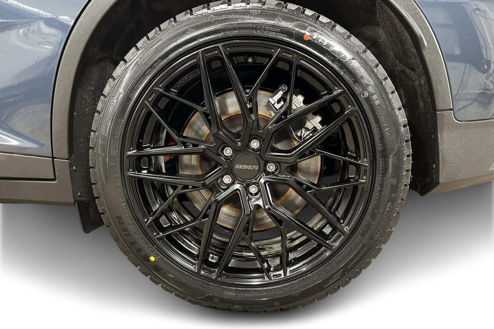 POLESTAR 2 iso kuva 13