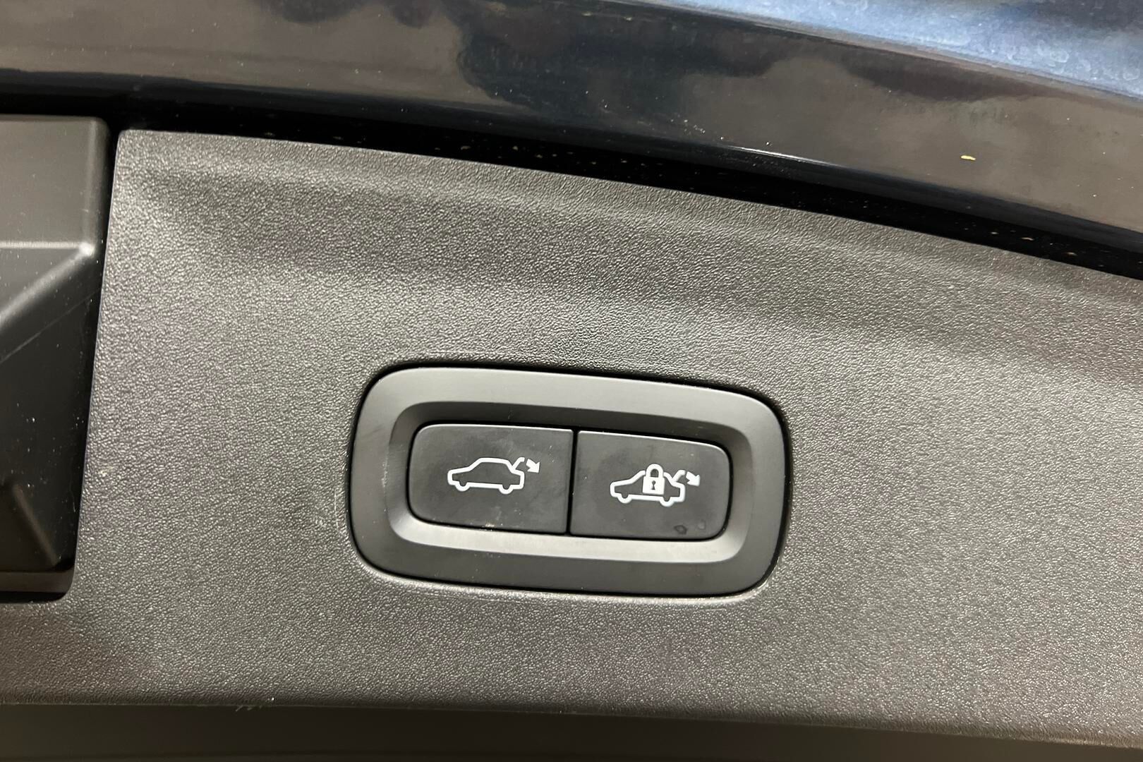 POLESTAR 2 iso kuva 14