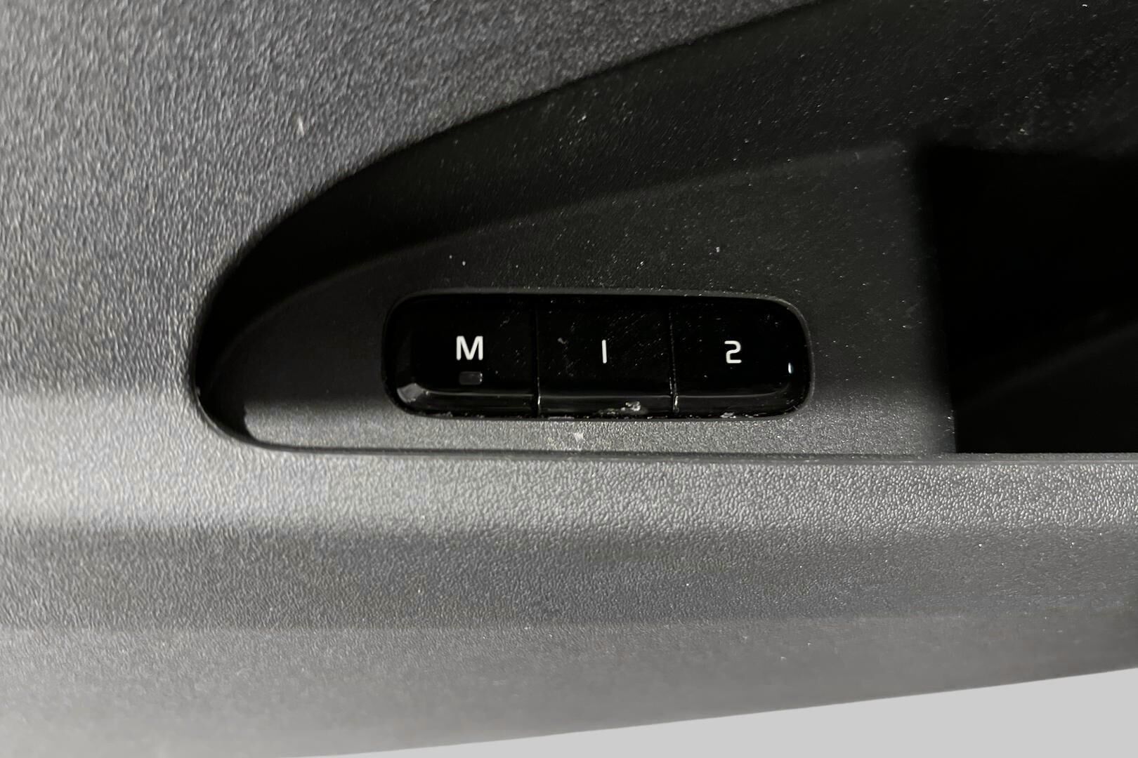 POLESTAR 2 iso kuva 15