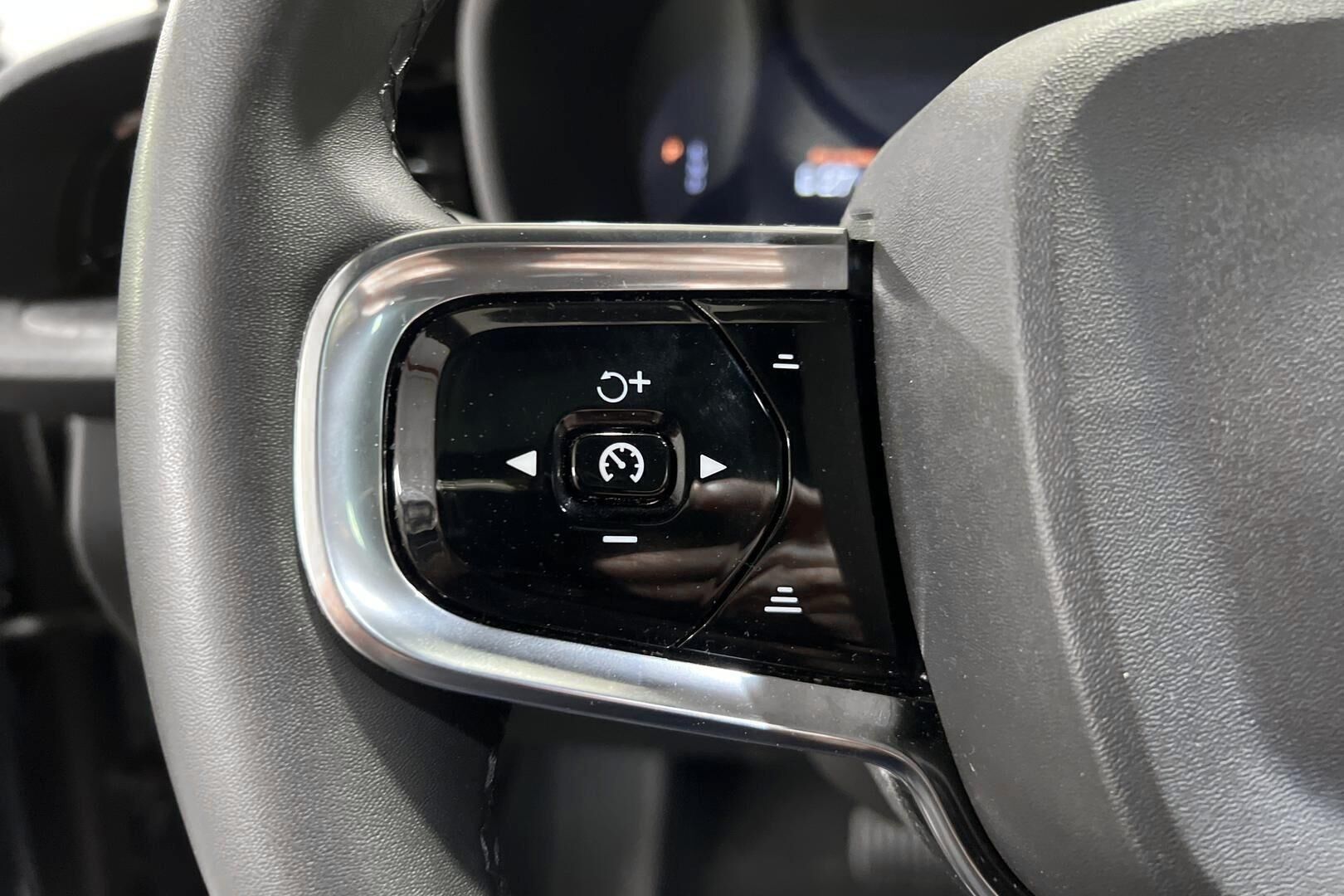 POLESTAR 2 iso kuva 17