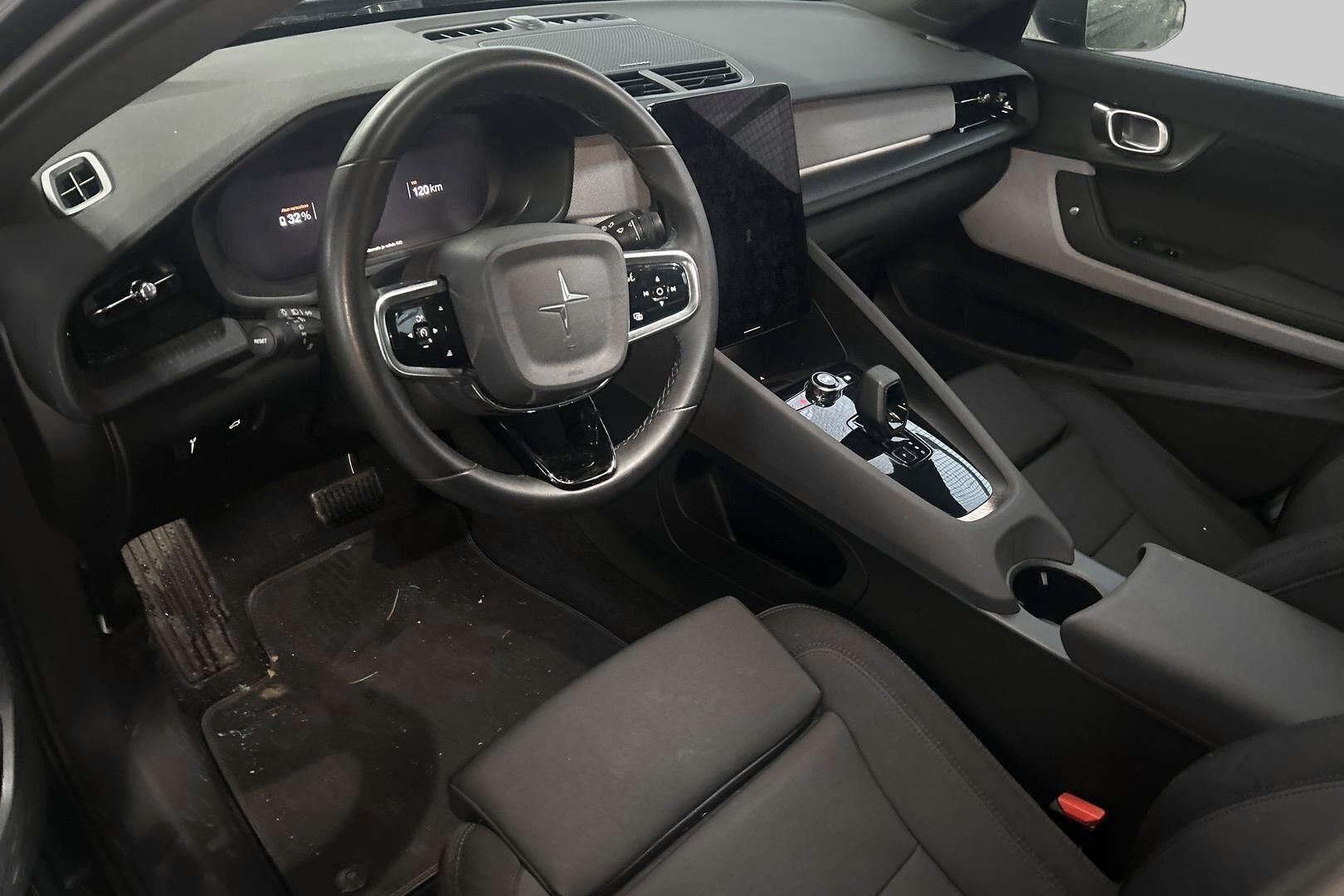 POLESTAR 2 iso kuva 2