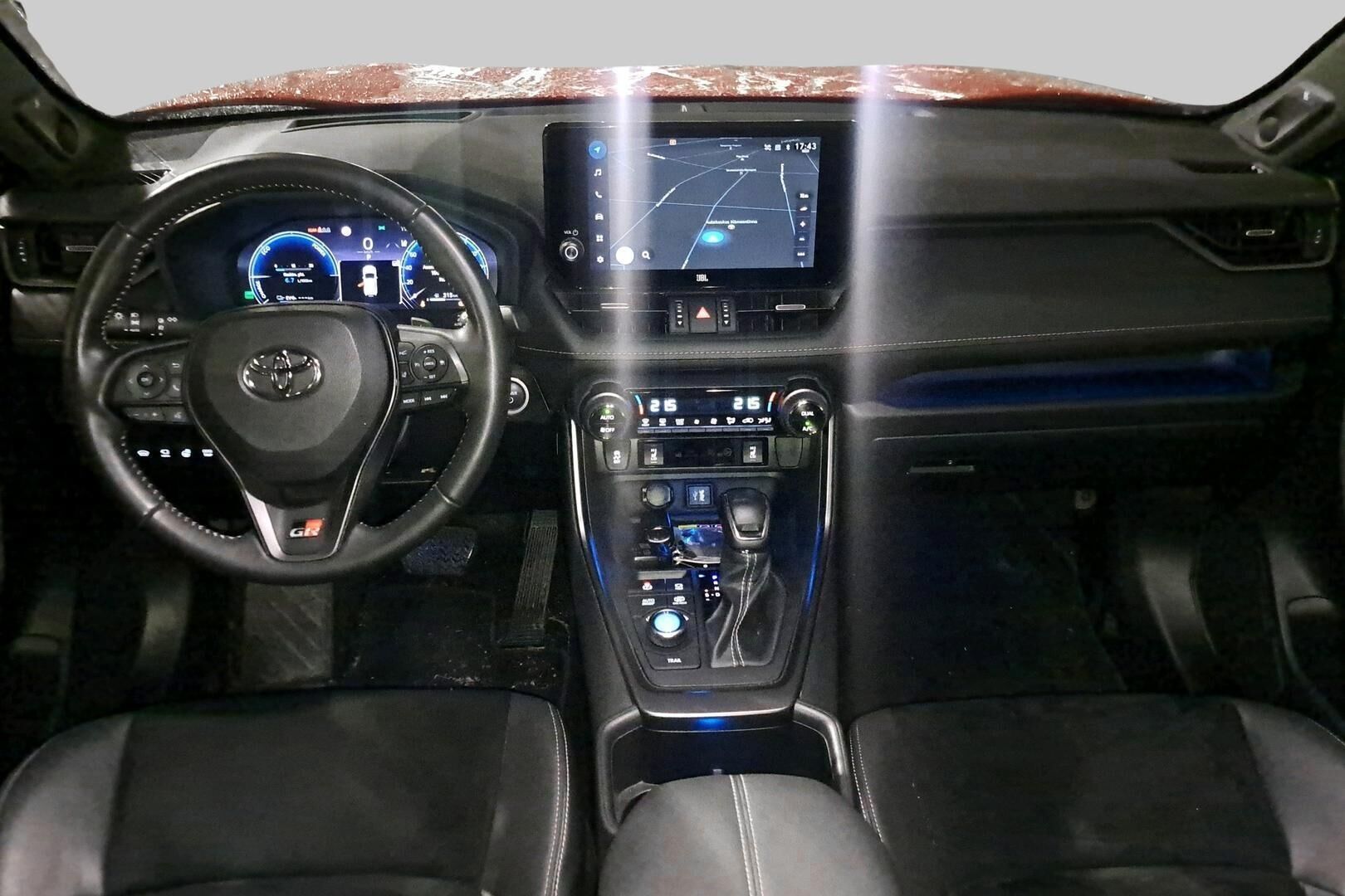 TOYOTA RAV4 PLUG-IN iso kuva 3