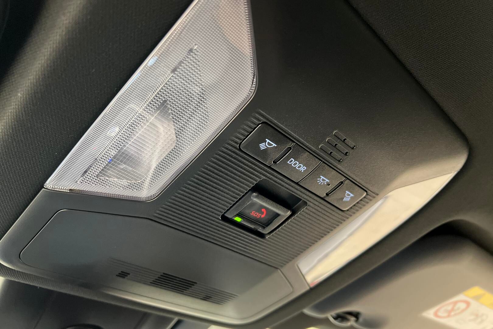 TOYOTA RAV4 PLUG-IN iso kuva 36