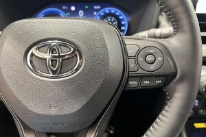 TOYOTA RAV4 PLUG-IN esikatselu 16