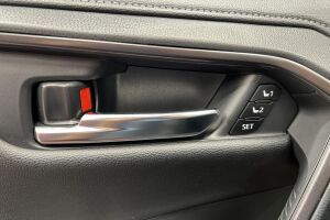 TOYOTA RAV4 PLUG-IN esikatselu 19