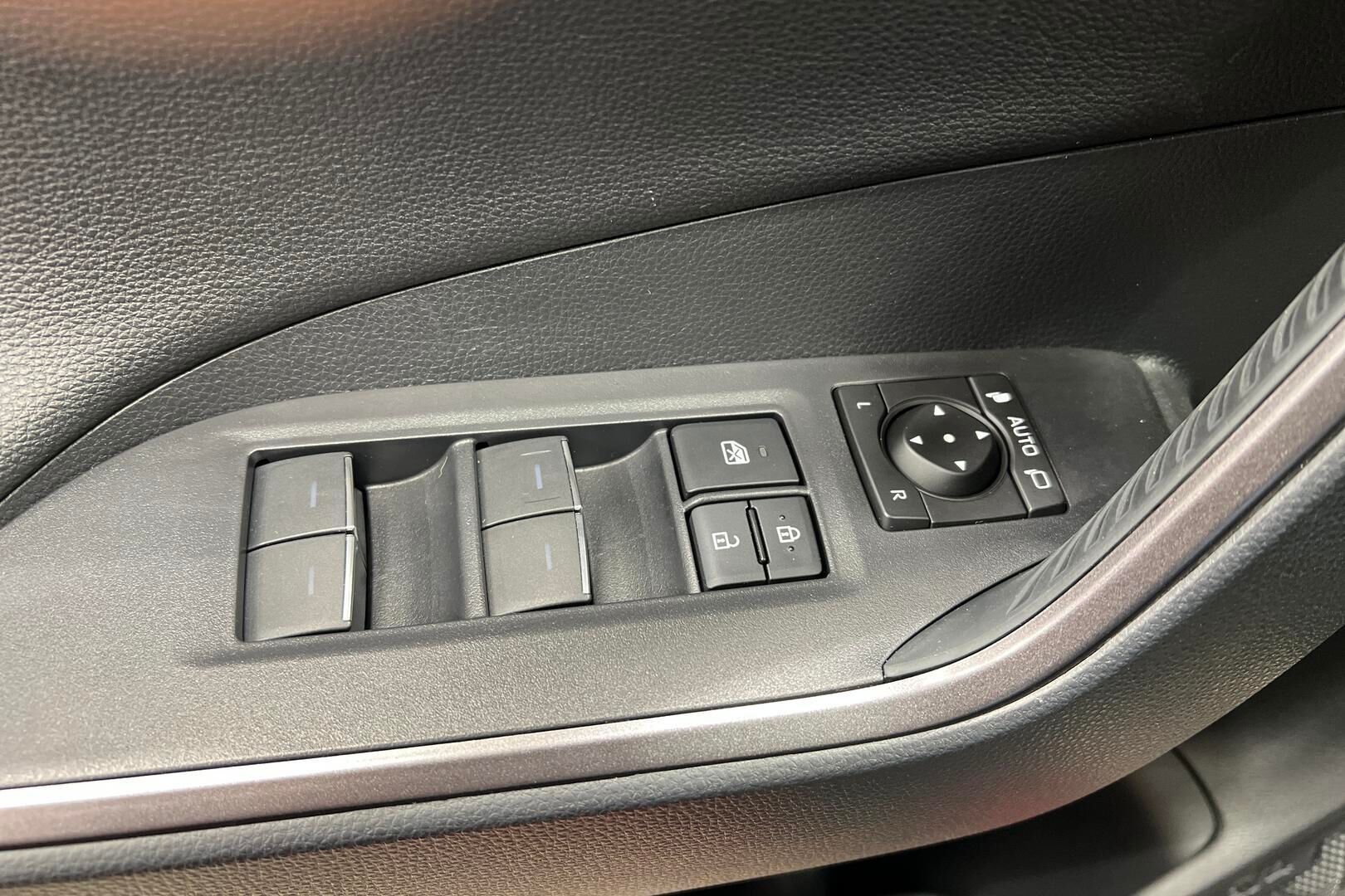 TOYOTA RAV4 PLUG-IN iso kuva 20