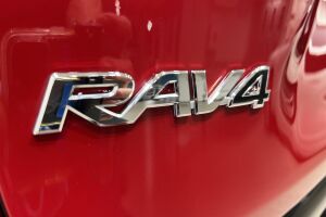 TOYOTA RAV4 PLUG-IN esikatselu 28