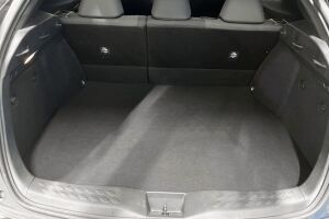 TOYOTA C-HR esikatselu 10