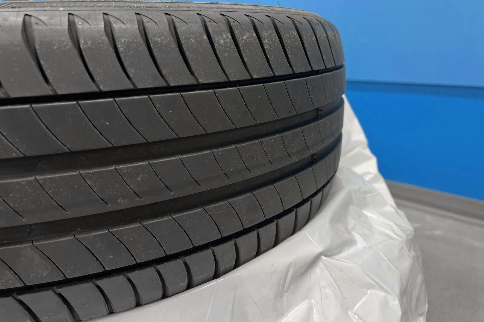 TOYOTA C-HR iso kuva 13