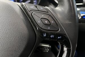 TOYOTA C-HR esikatselu 21