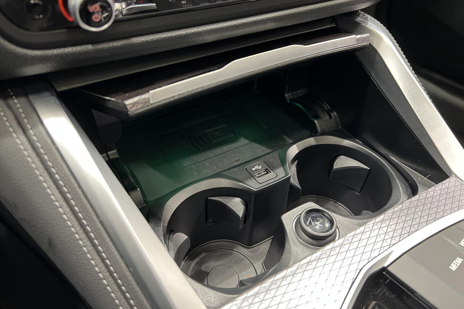 BMW I4 M50 iso kuva 41