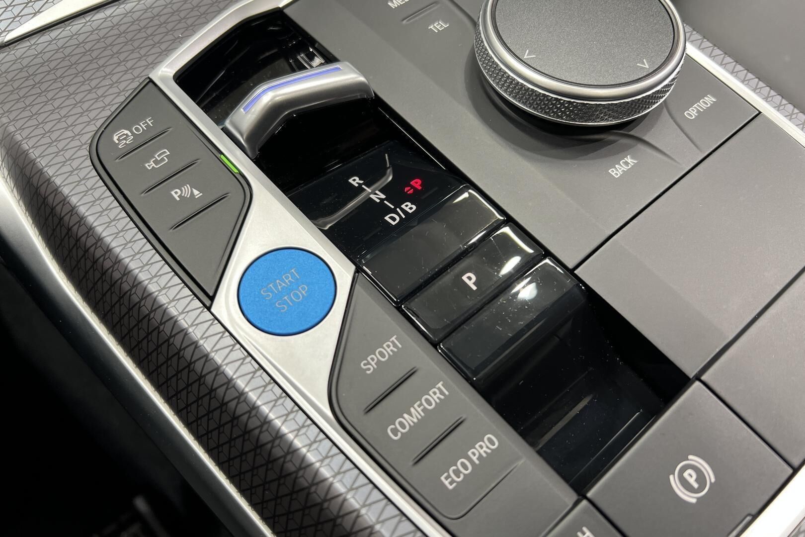 BMW I4 M50 iso kuva 42