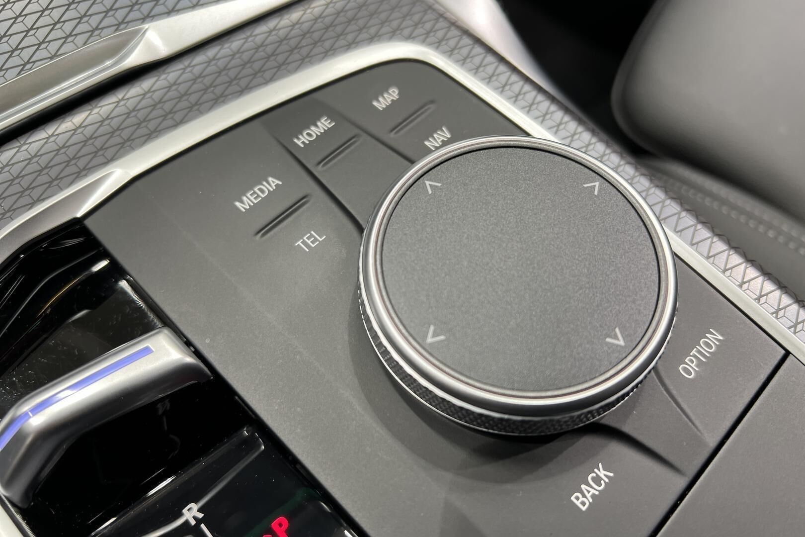 BMW I4 M50 iso kuva 43