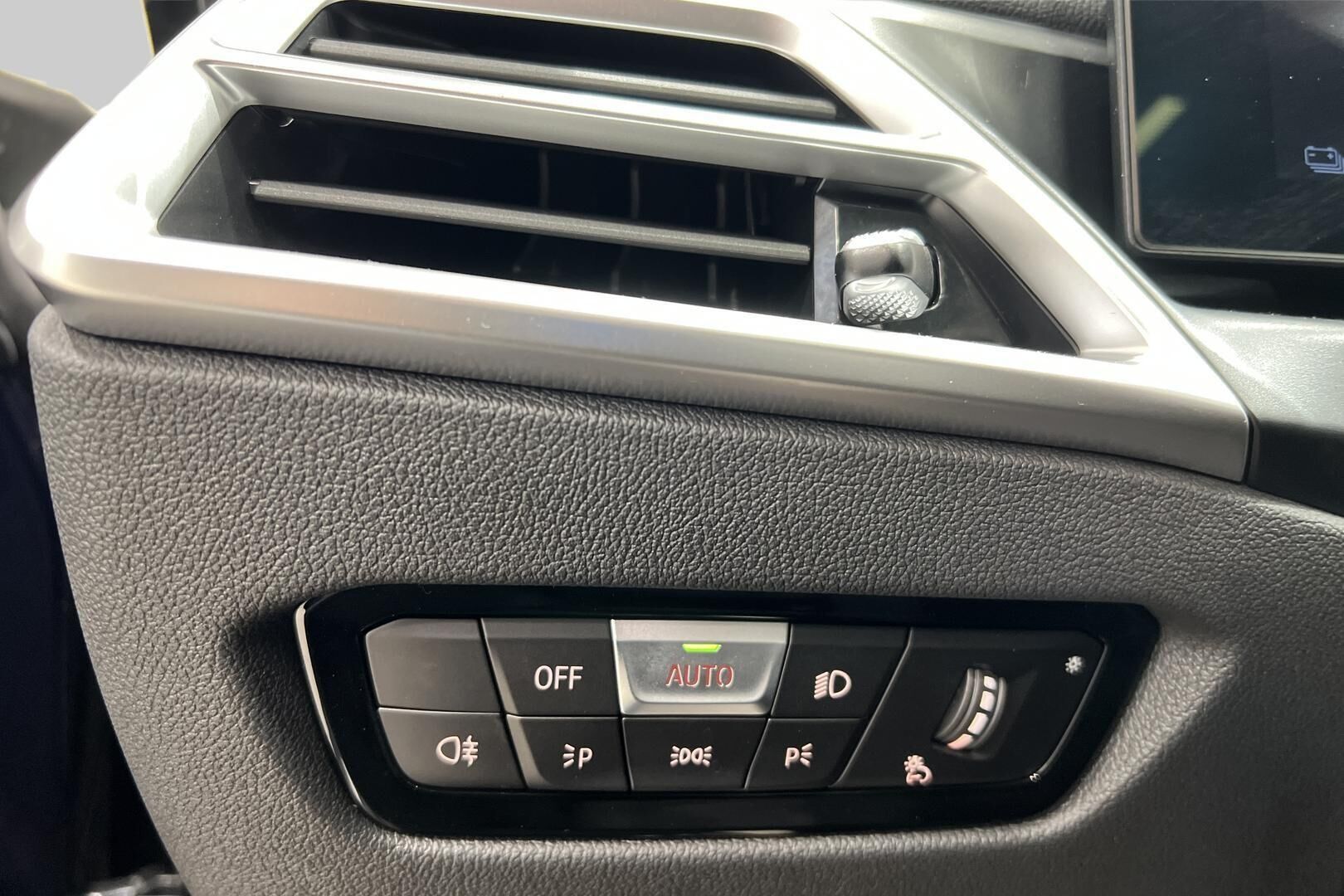 BMW I4 M50 iso kuva 23